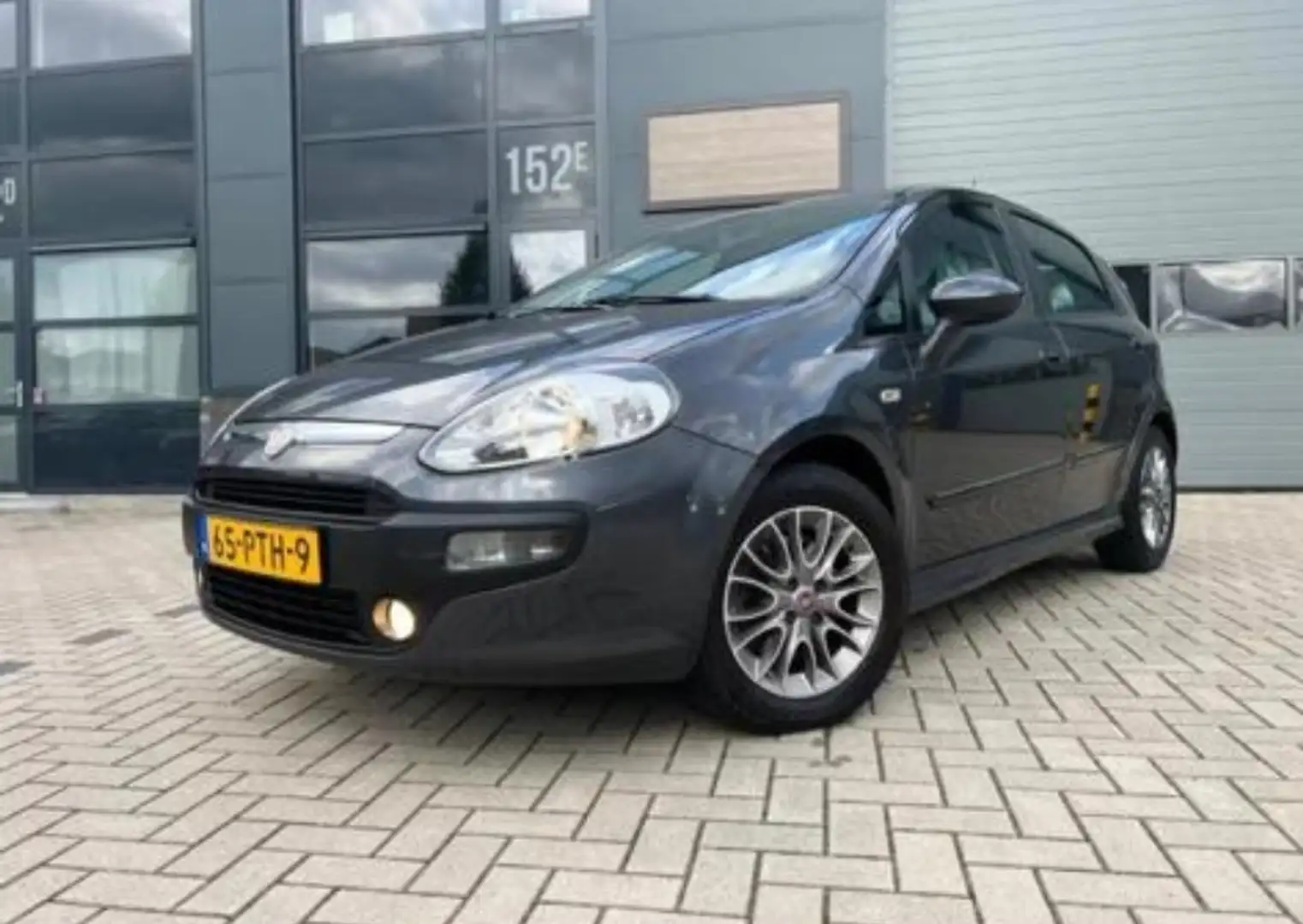Fiat Punto 1.3 M-Jet Dynamic Grijs - 2