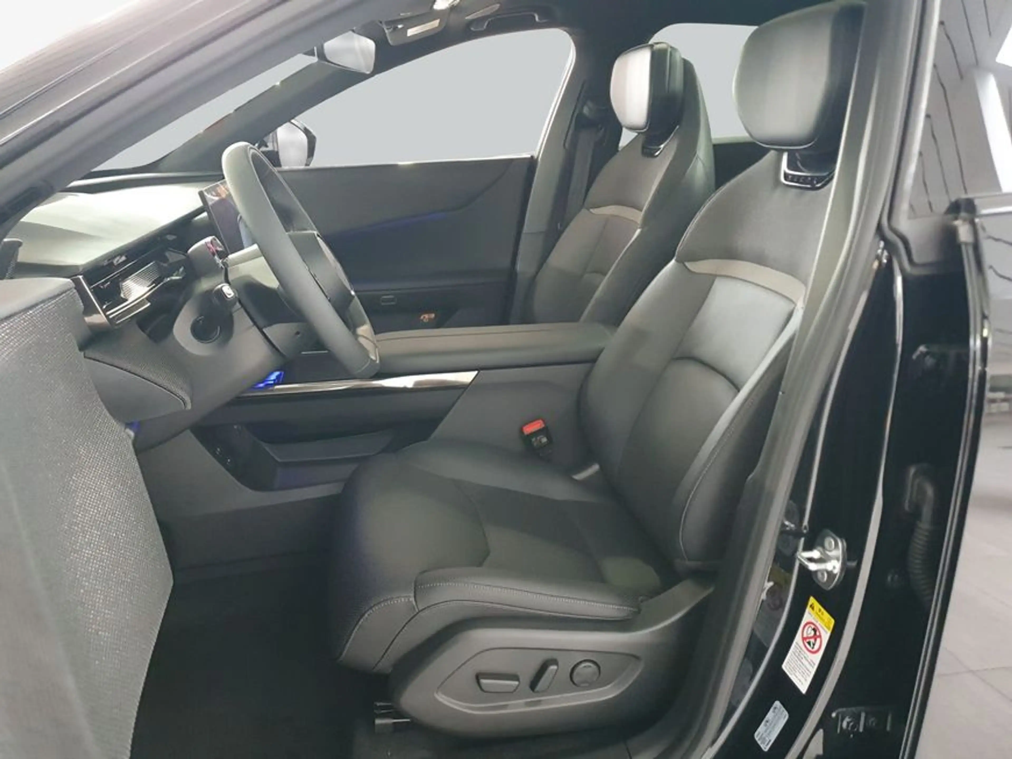 Mazda CX-6e CX-6e Takumi — photo 11