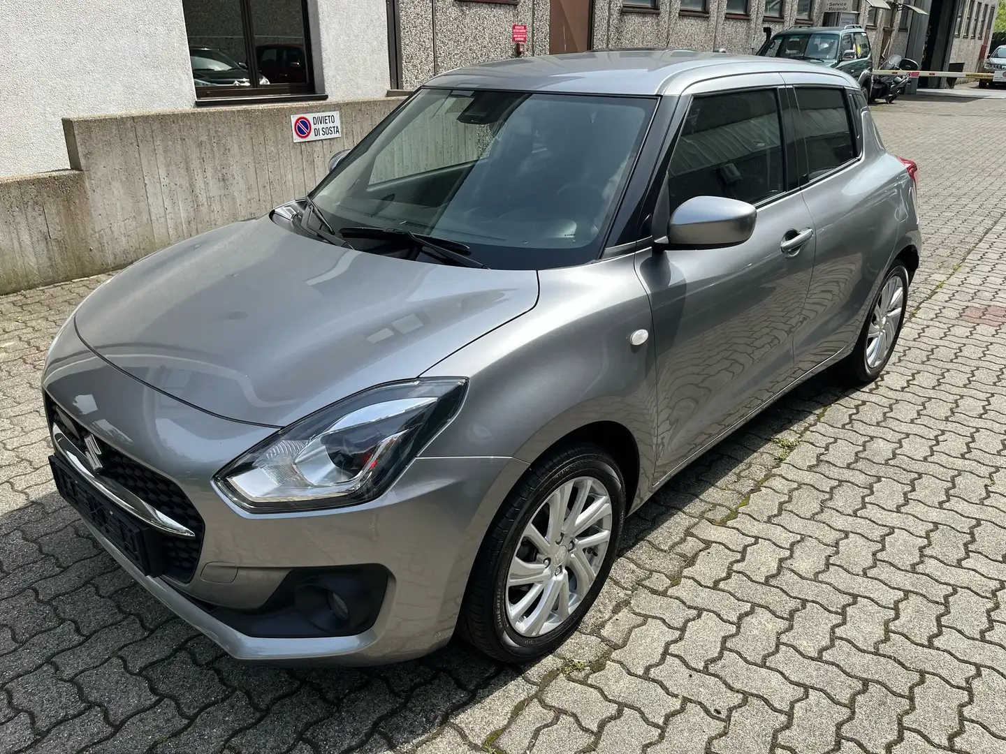 Suzuki Swift 1.2 HYBRID  4 CILINDRI- PARI AL NUOVO Grigio - 2