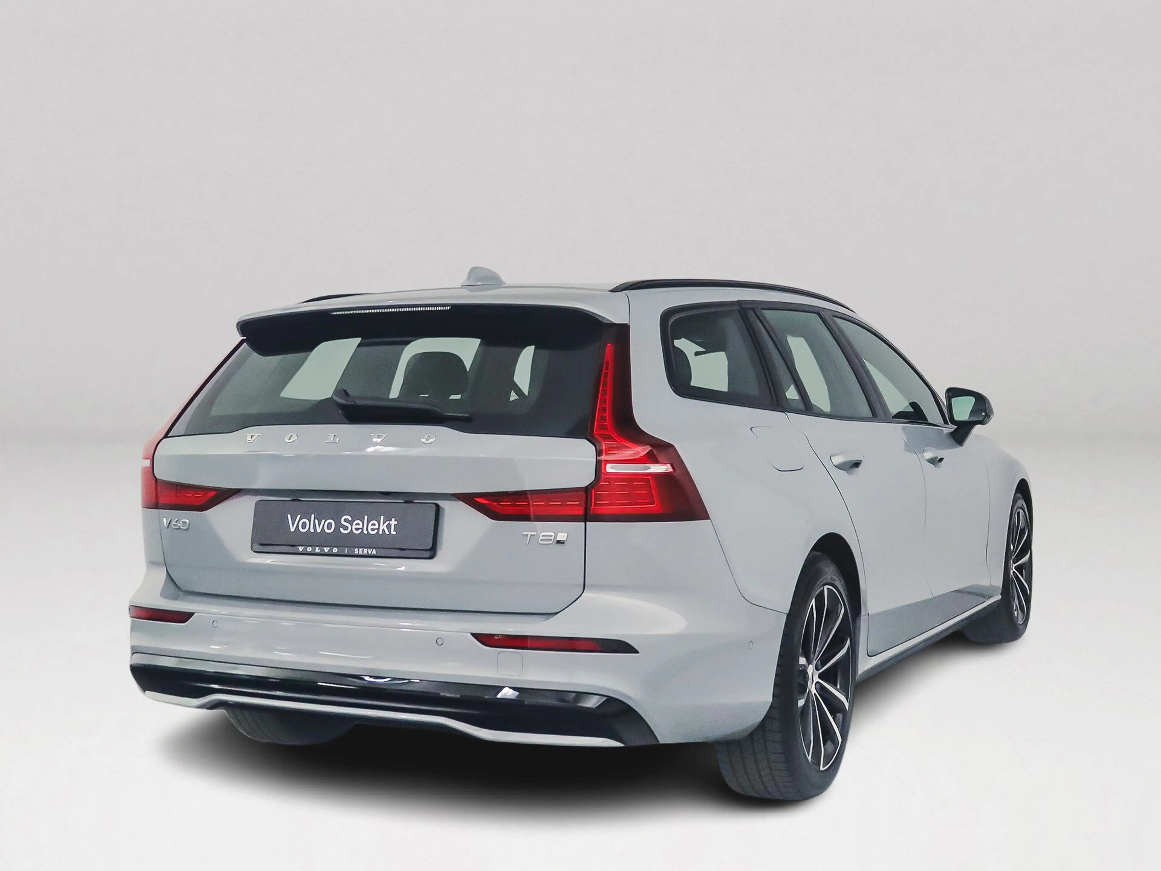 Volvo V60 T8 Plug-in hybrid AWD Plus Dark | 360° camera | Ha — photo 2