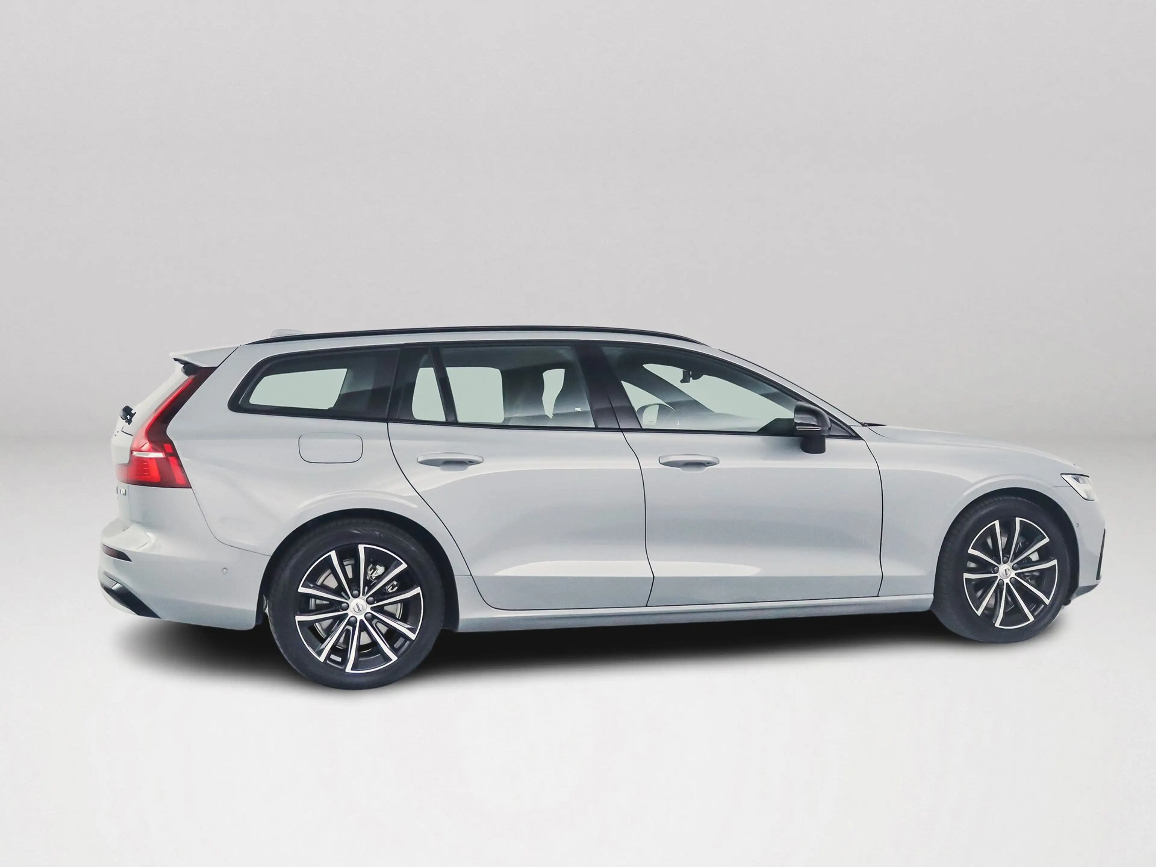 Volvo V60 T8 Plug-in hybrid AWD Plus Dark | 360° camera | Ha — photo 5