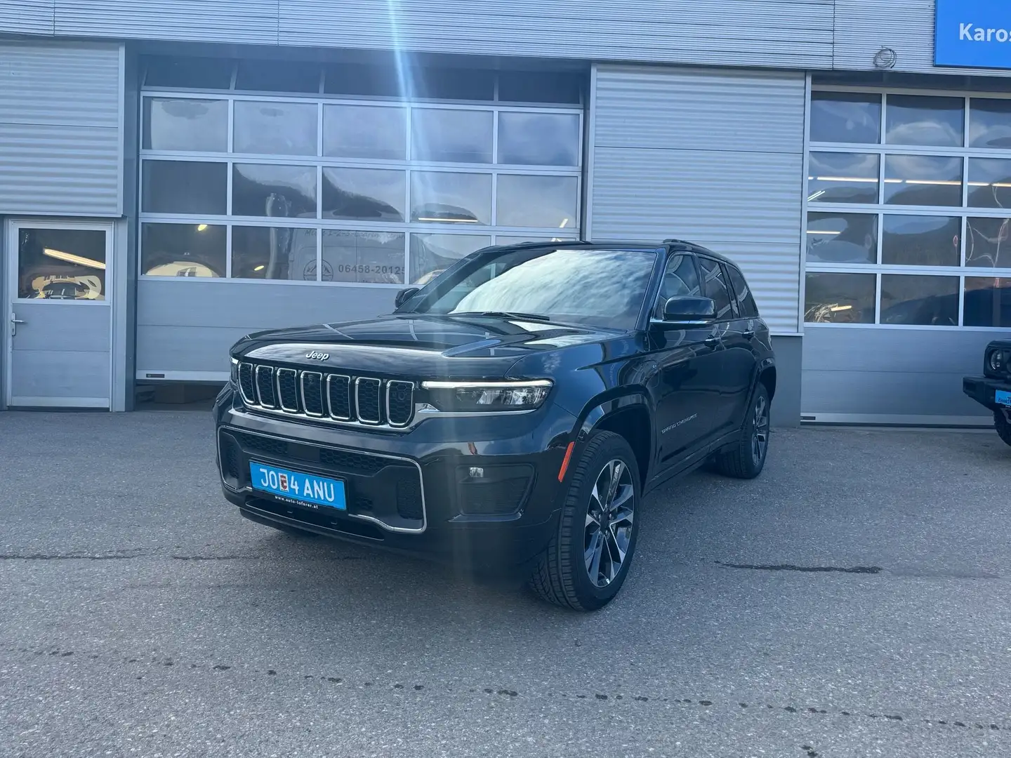 Jeep Grand Cherokee 2.0 PHEV 13,3kWh 380 PS AT 4xe Overland !Lagernd! Schwarz - 2