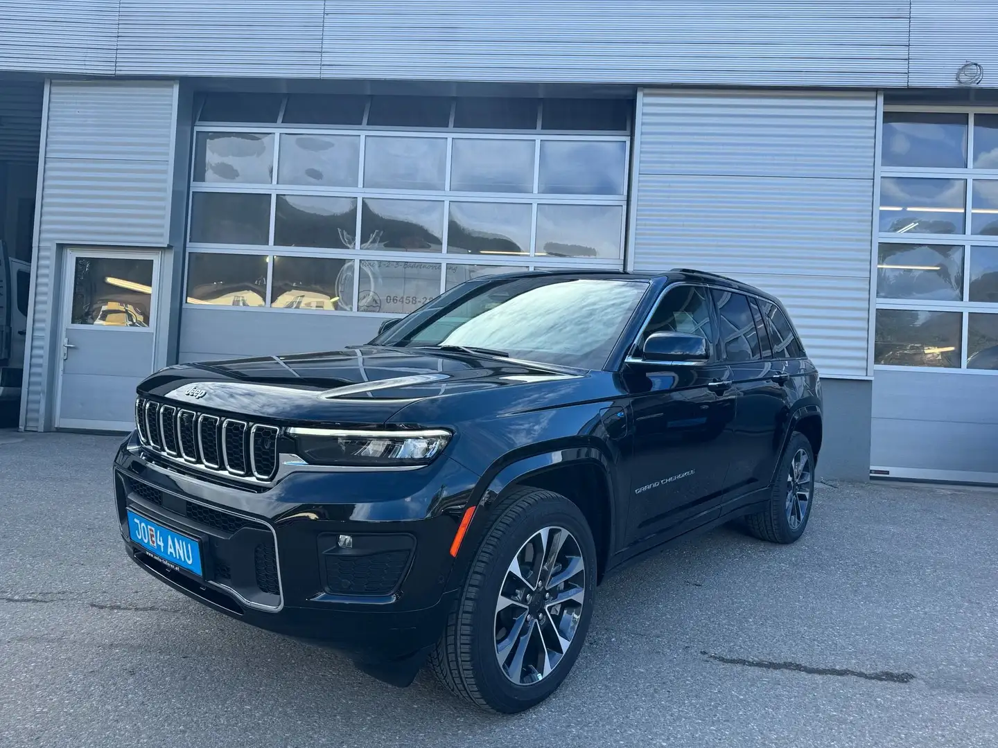 Jeep Grand Cherokee 2.0 PHEV 13,3kWh 380 PS AT 4xe Overland !Lagernd! Schwarz - 1