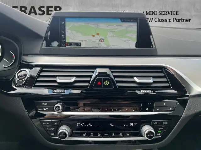 BMW 5 Series view 11