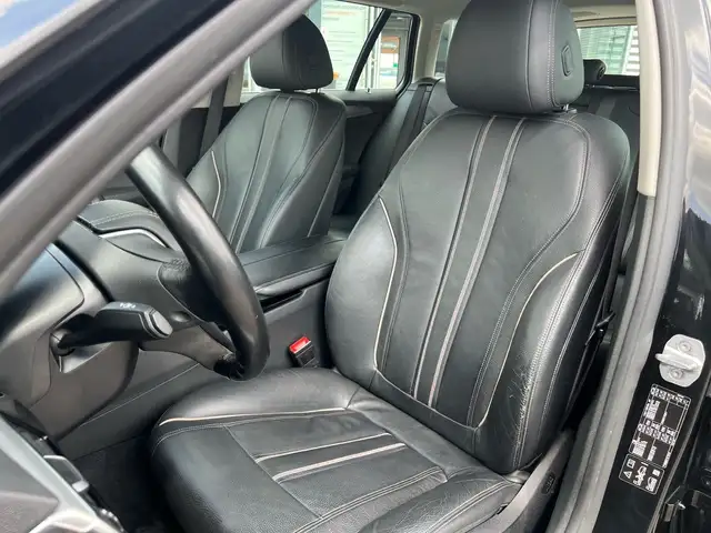 BMW 5 Series view 14