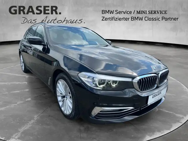 BMW 5 Series view 8