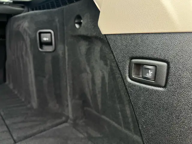 BMW 5 Series view 30