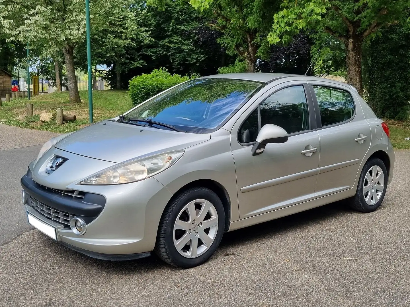 Peugeot 207 1.6 HDI 90 EXECUTIVE 5P Gris - 1