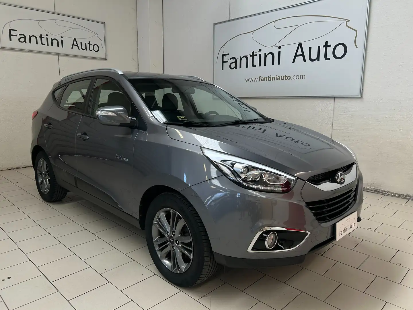 Hyundai iX35 Confort 1.7 crdi 2wd-ok Neopat-Dettagli in Bio Grigio - 1