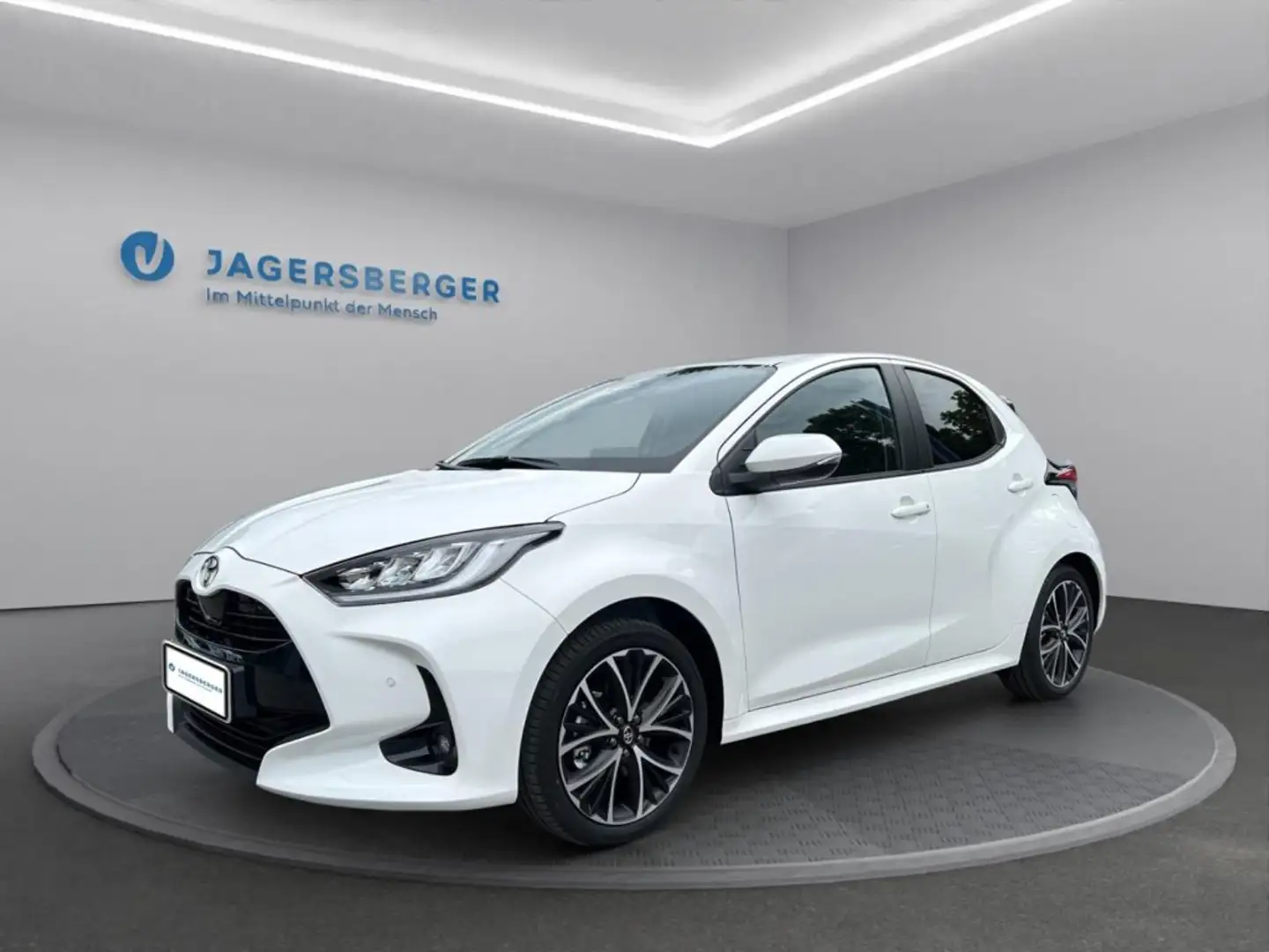 Toyota Yaris 1,5 VVT-i Hybrid Teamplayer Weiß - 1