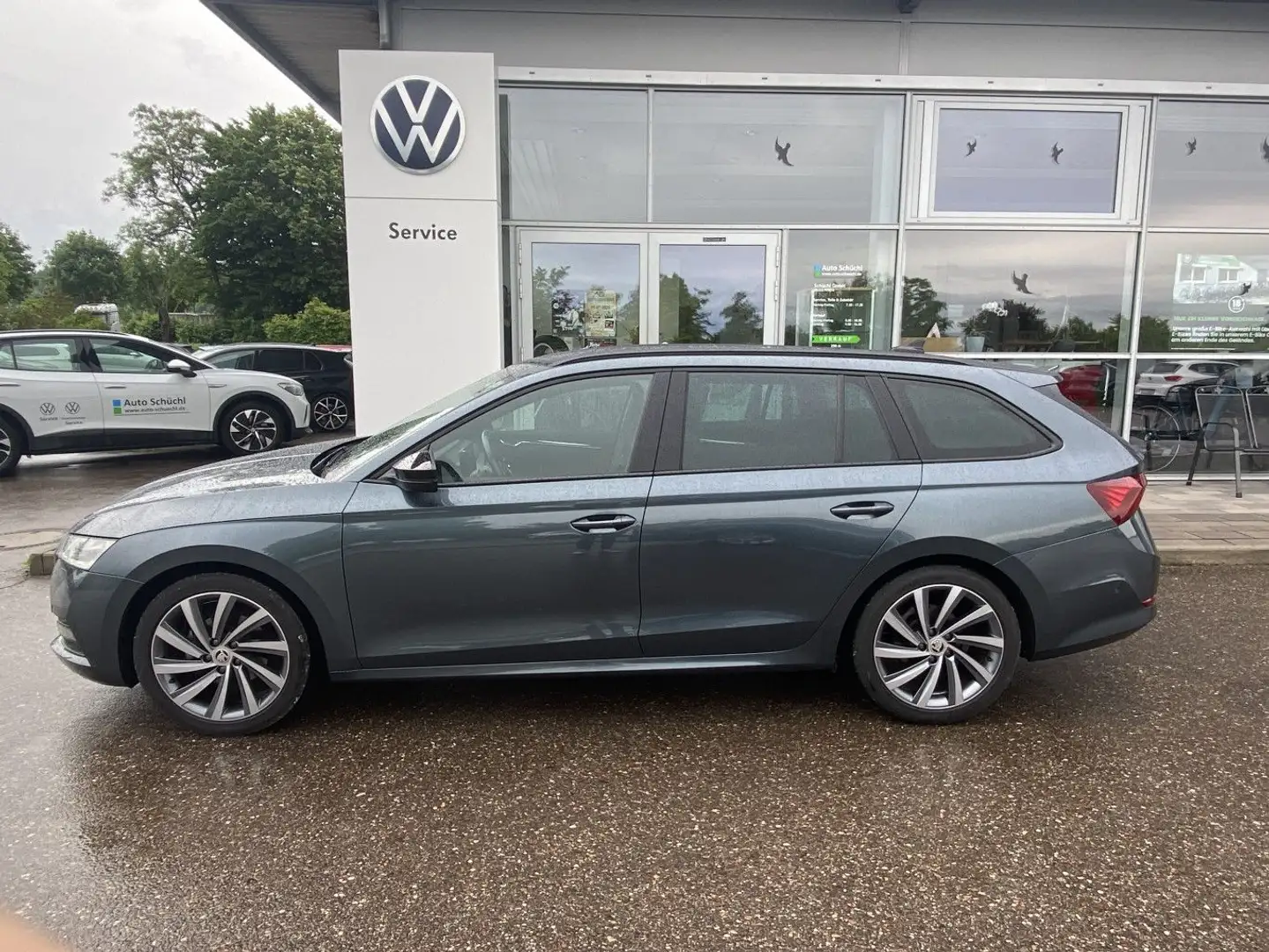 Skoda Octavia Combi 2.0 TDI DSG Style First Edition 18 Grau - 2