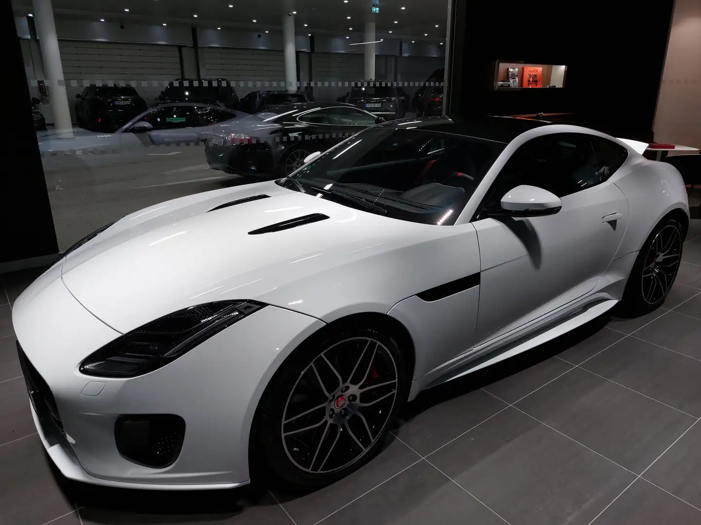 Jaguar F-Type F-Type Coupe Aut. Chequered Flag Biały - 1