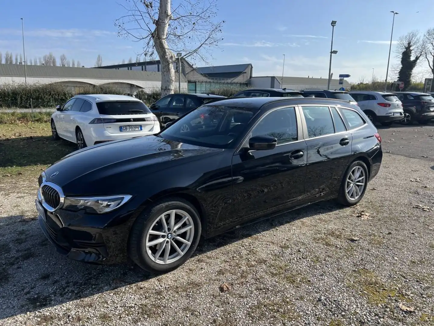 BMW 320 320d Touring mhev 48V Business Advantage auto Nero - 2