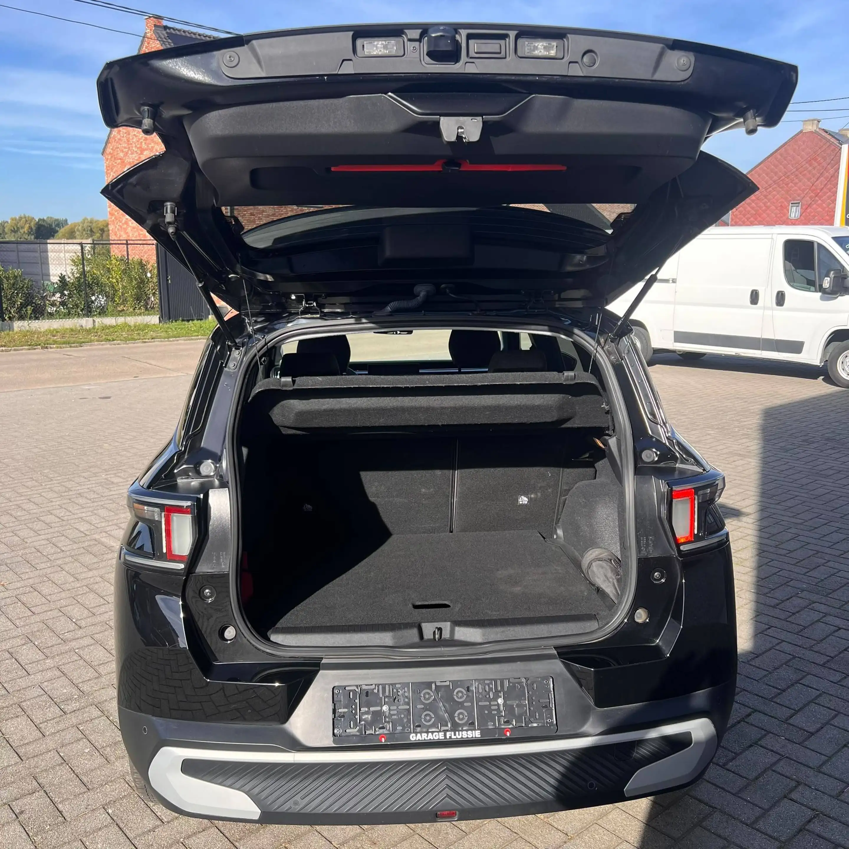 Citroen C3 Aircross Plus 145 Hybrid Automatic — photo 10
