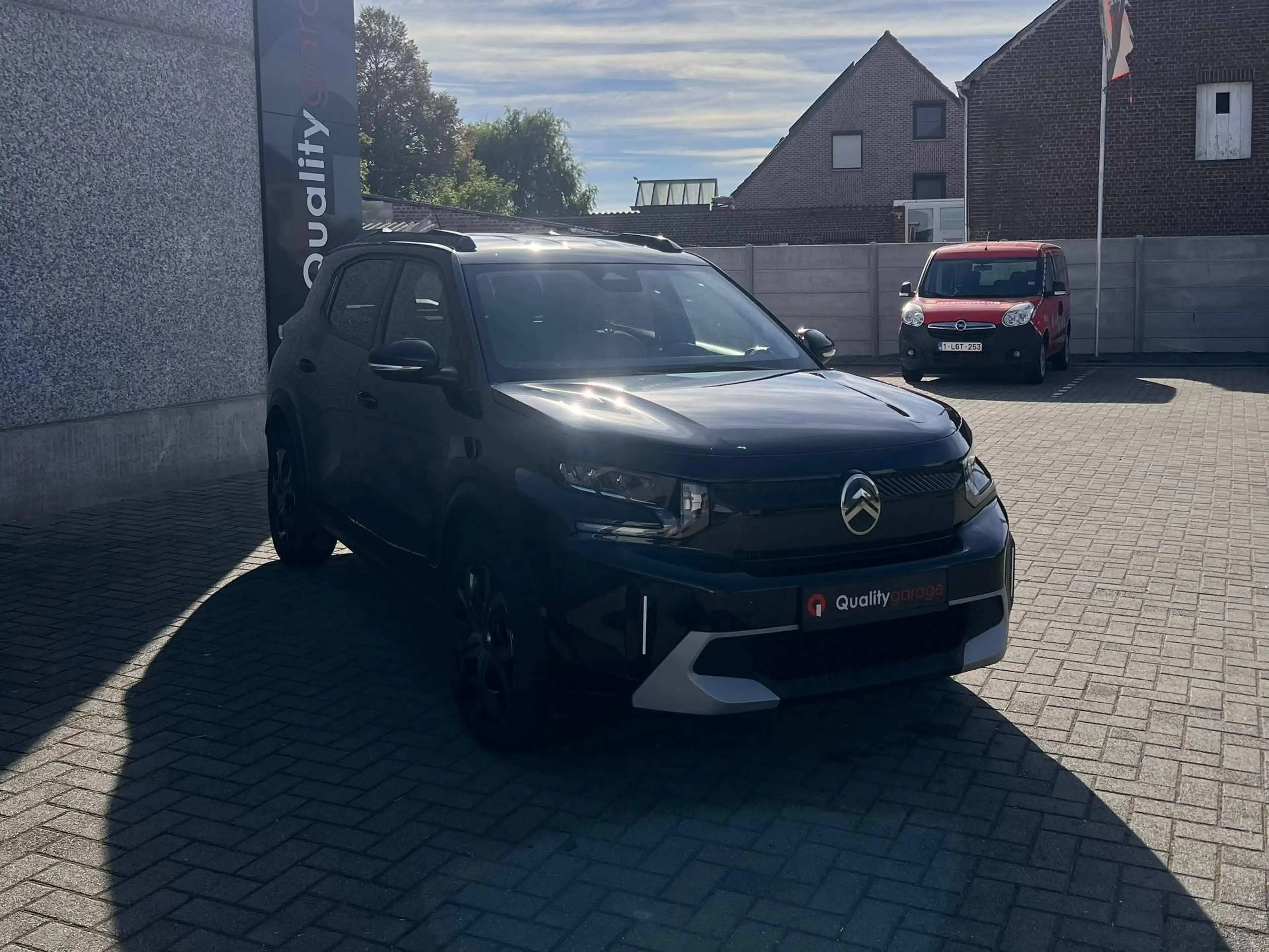Citroen C3 Aircross Plus 145 Hybrid Automatic — photo 2