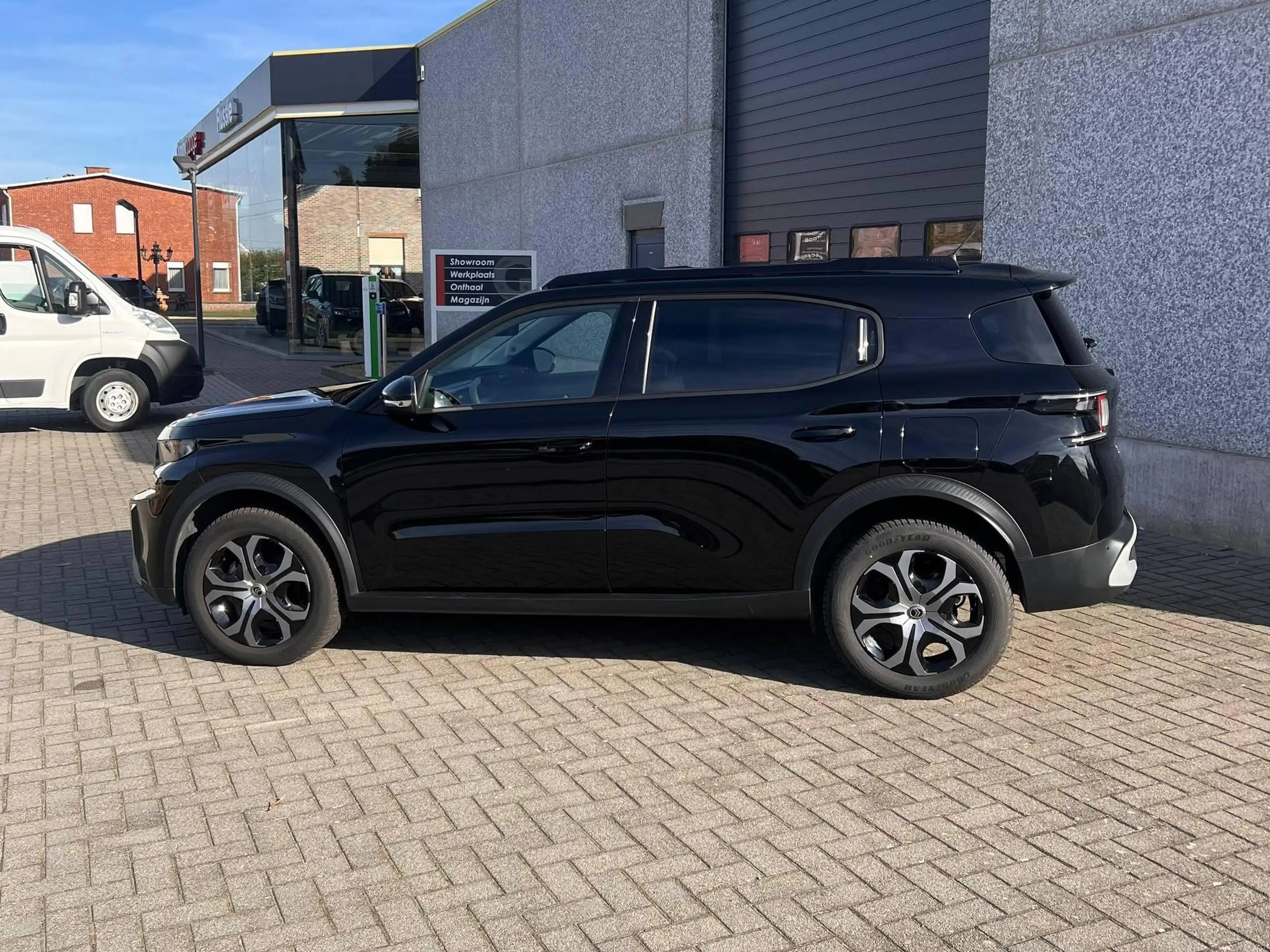 Citroen C3 Aircross Plus 145 Hybrid Automatic — photo 4