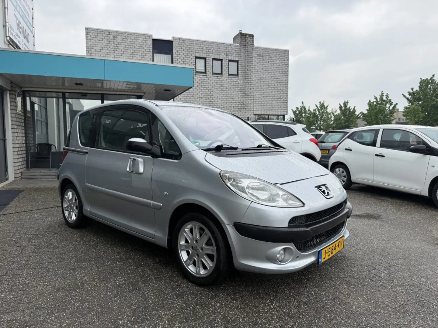 Peugeot 1007 1.6-16V Sublime Grau - 2