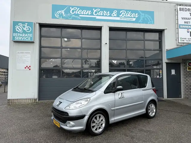 Peugeot 1007 1.6-16V Sublime
