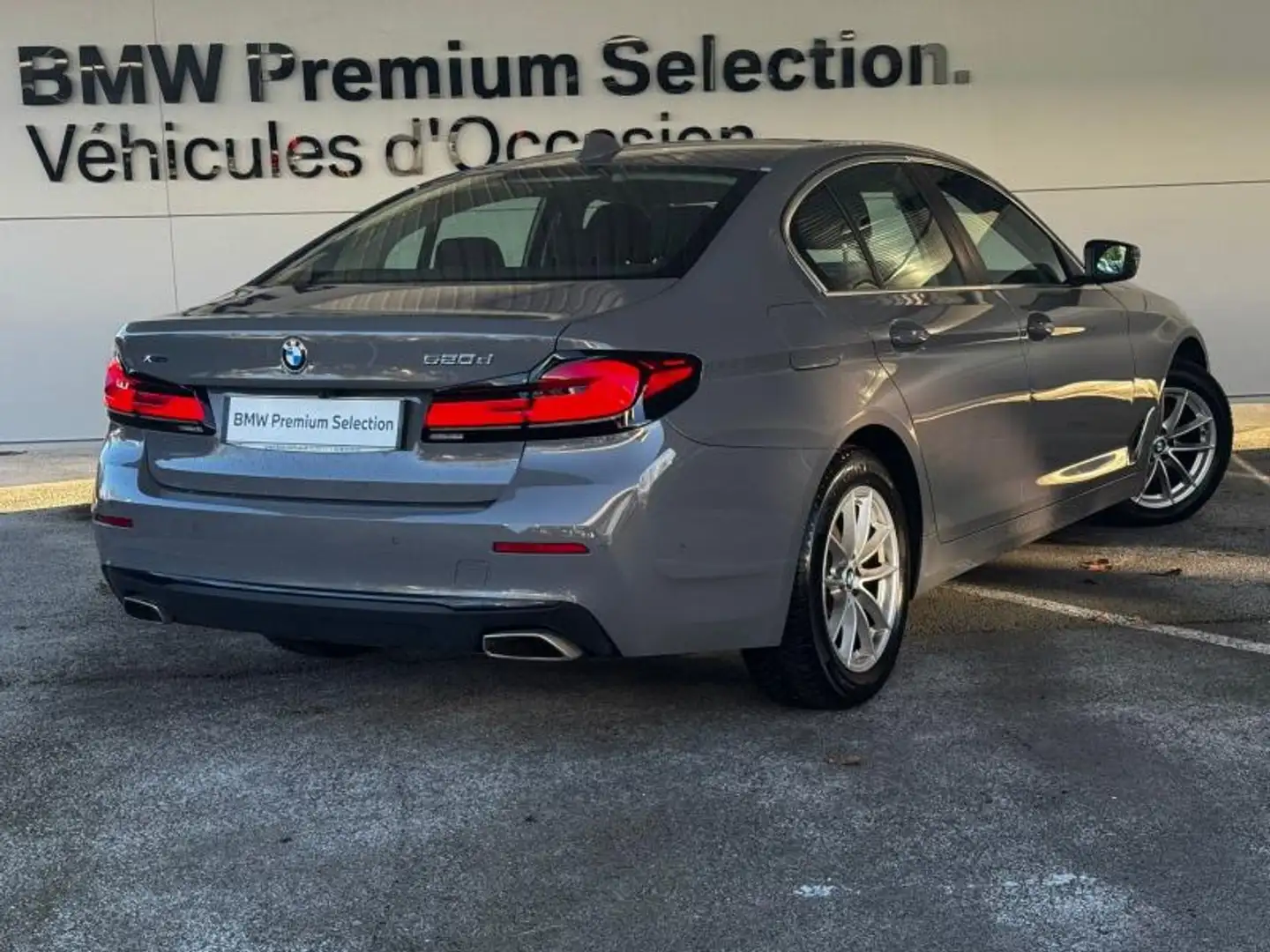 BMW 520 520dA xDrive 190ch Lounge Steptronic Gris - 2