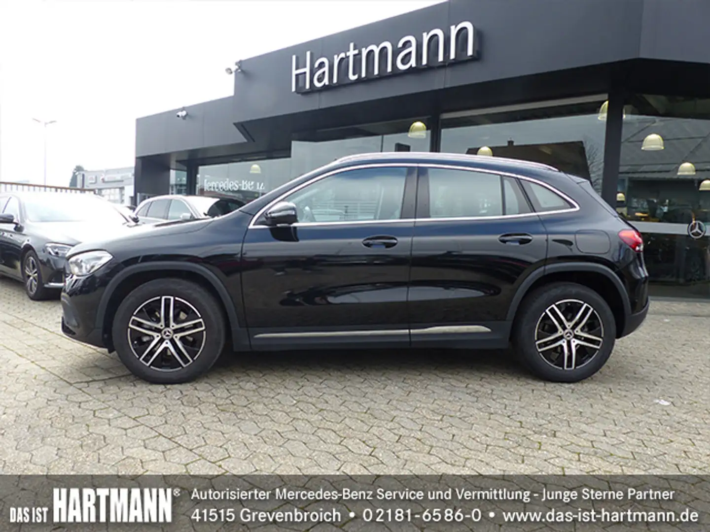 Mercedes-Benz GLA 200 PROGRESSIVE+MBUX+R.KAM+LED+APPLECARPLAY Чорний - 2