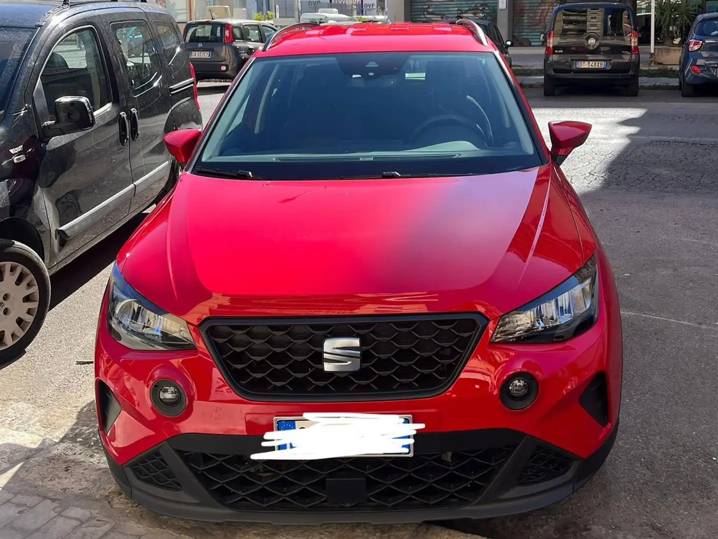 SEAT Arona Arona 2022 1.0 ecotsi Reference 95cv Rosso - 1