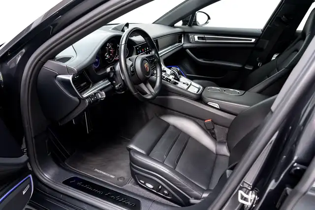 Porsche Panamera view 15