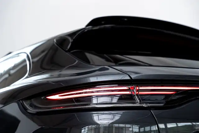 Porsche Panamera view 11