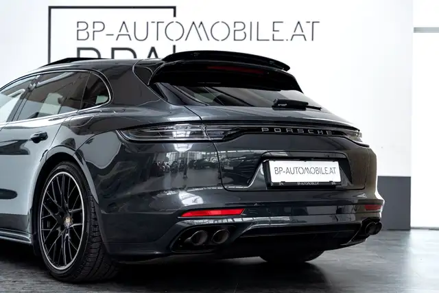 Porsche Panamera view 12