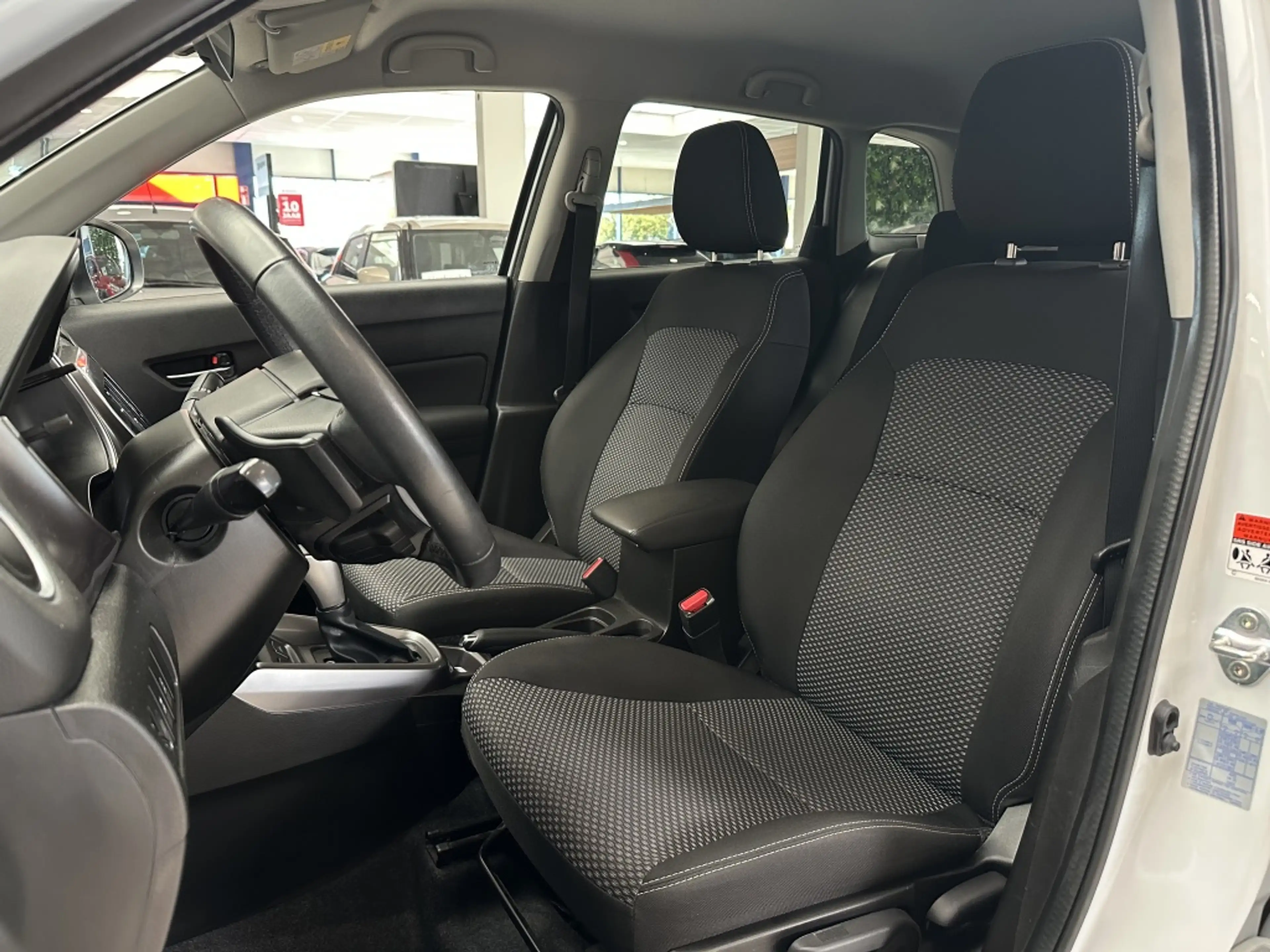 Suzuki Vitara 1.4 Boosterjet Select [ TREKHAAK I CAMERA I NAVI I — photo 4