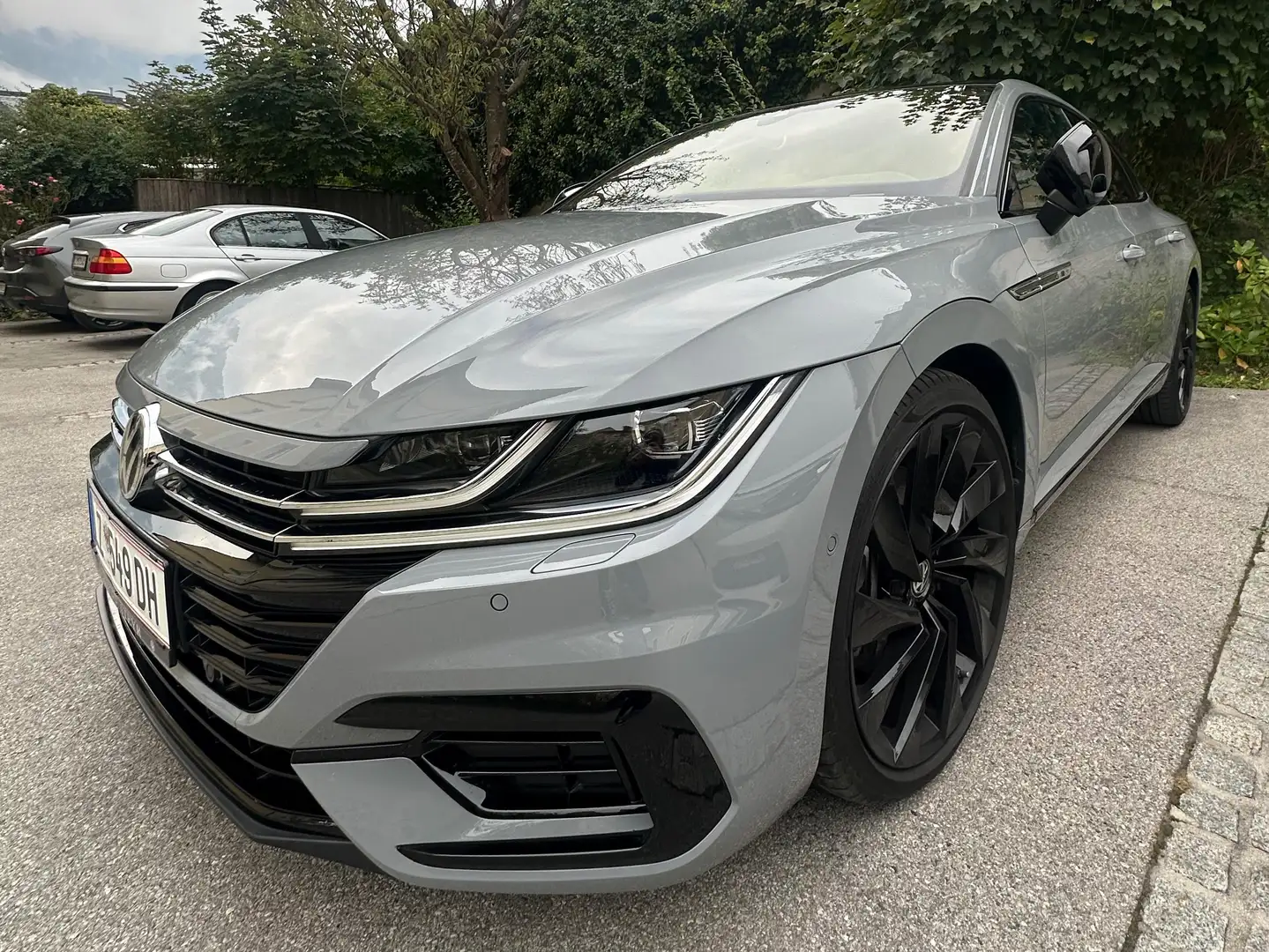 Volkswagen Arteon Arteon 2,0 TDI SCR 4Motion R-Line DSG R-Line Grau - 1