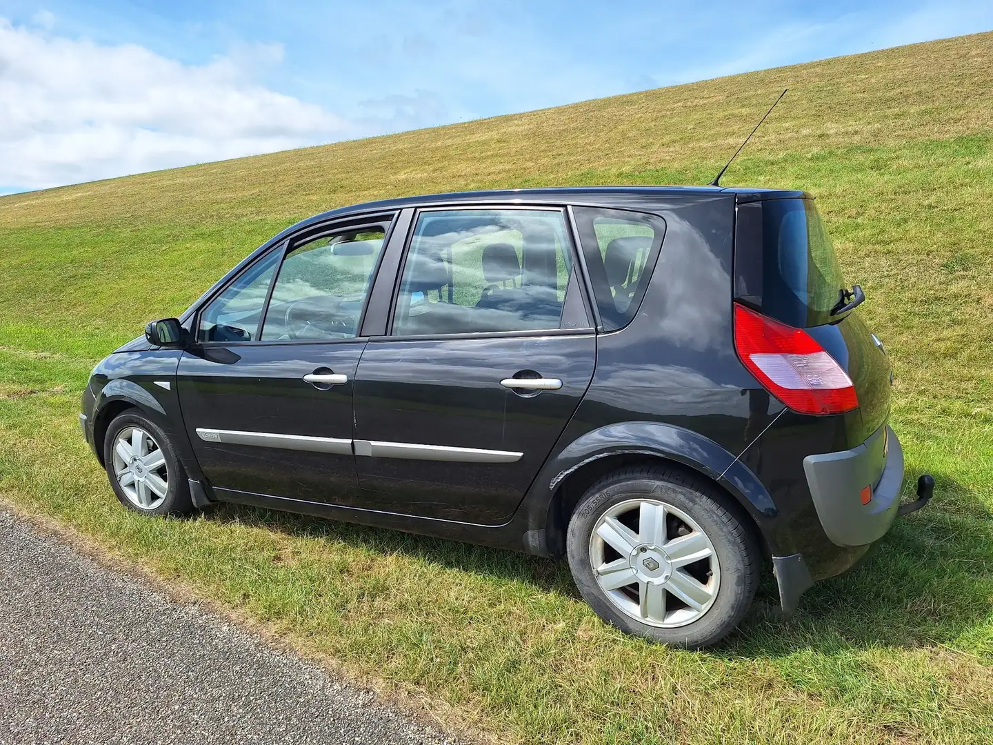 Renault Scenic 1.6-16V Expr.Luxe Zwart - 2