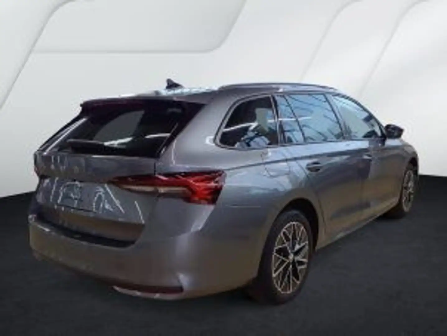 Skoda Octavia Combi 2.0 TDI DSG Selection*NAVI*360*HUD Grau - 2