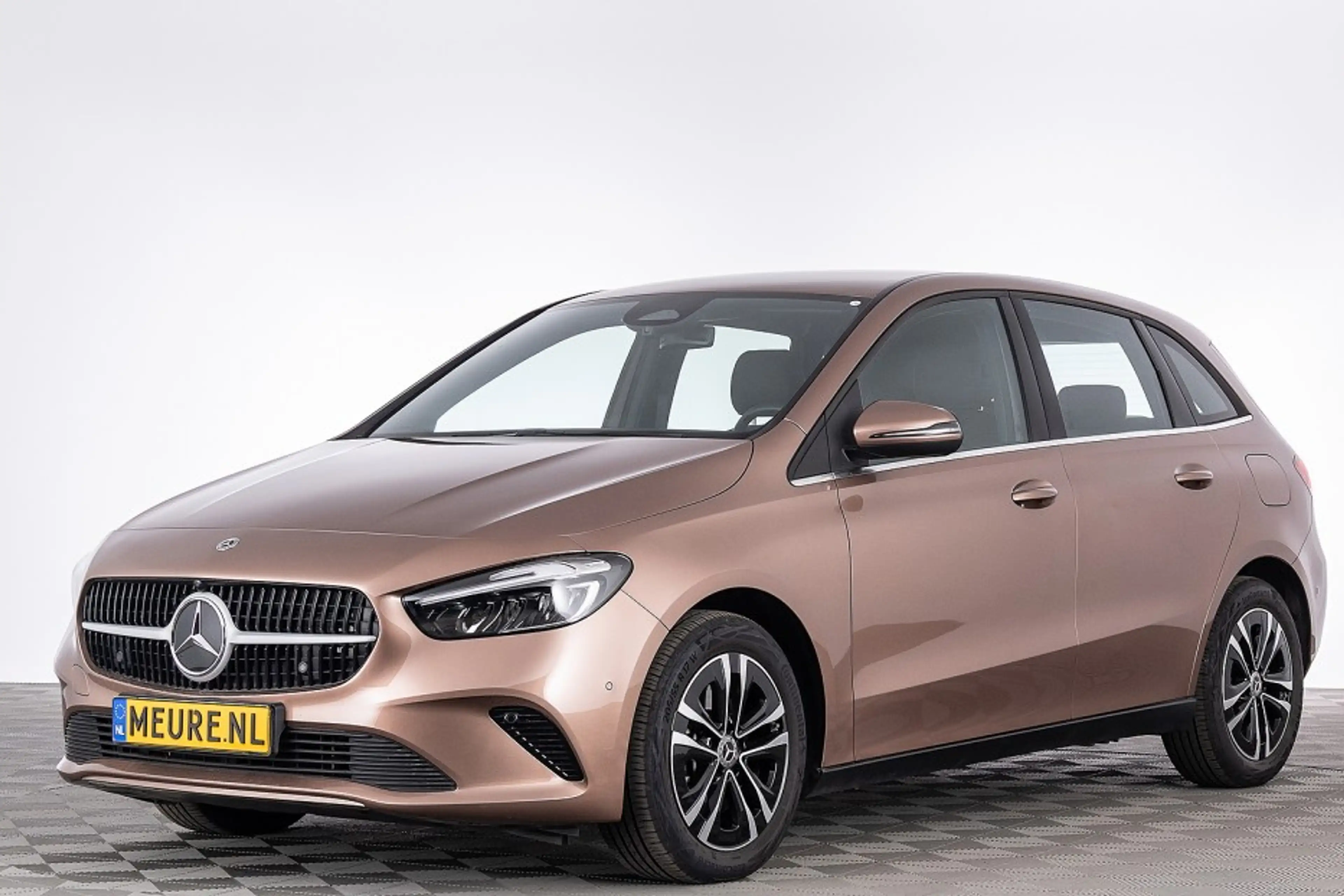 Mercedes-Benz B 250 e Business Solution PHEV Automaat | Rose gold Meta — photo 24