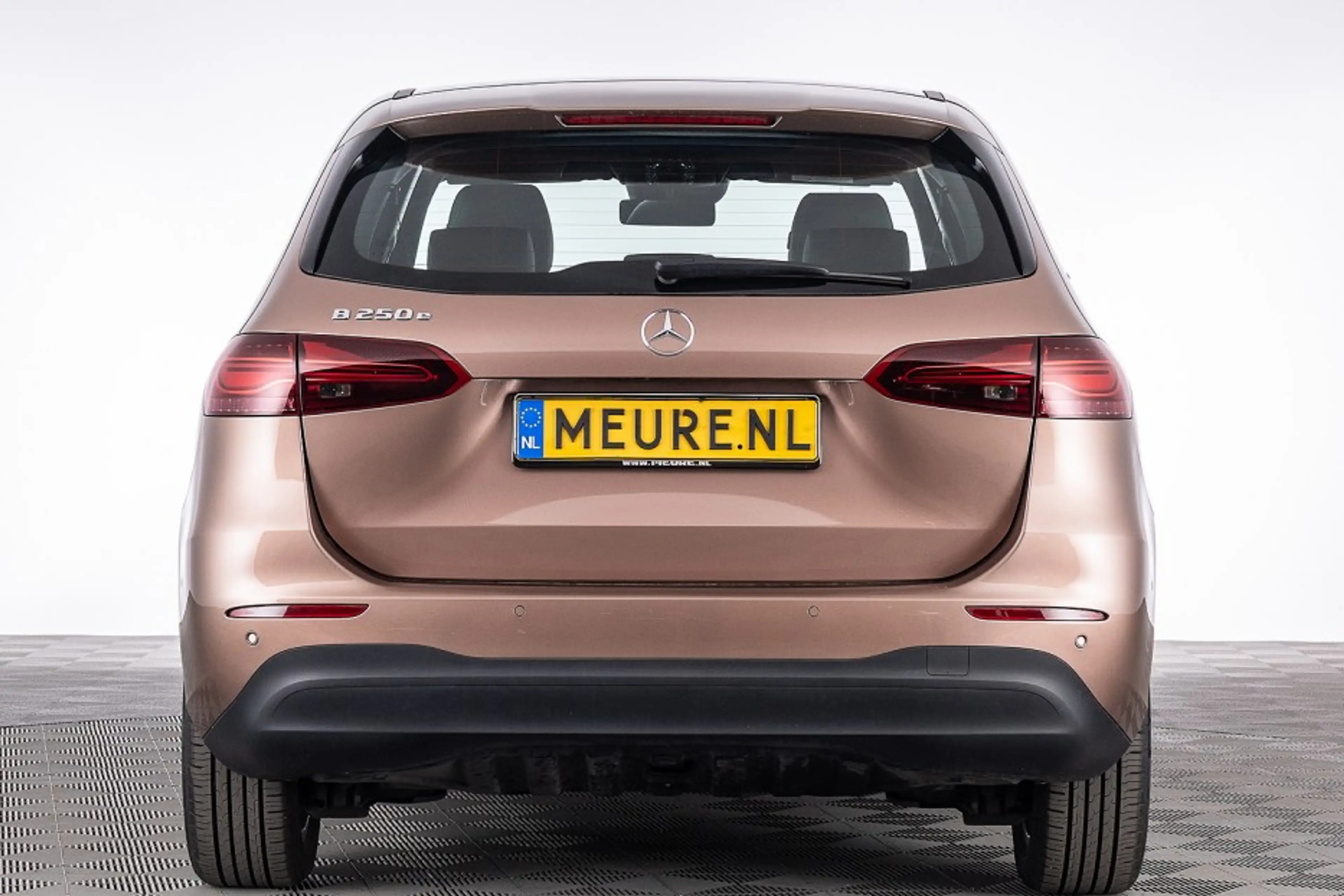Mercedes-Benz B 250 e Business Solution PHEV Automaat | Rose gold Meta — photo 22