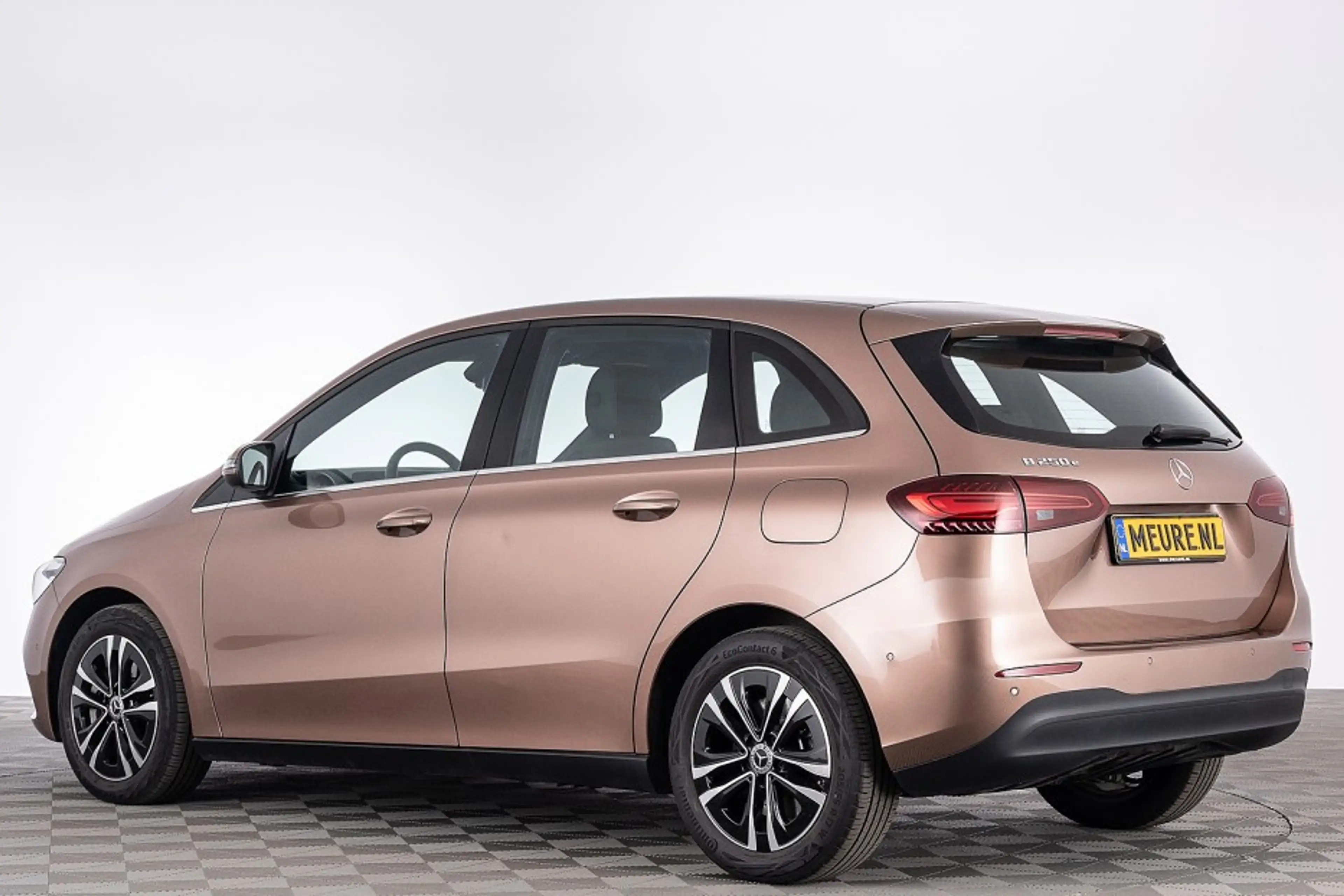 Mercedes-Benz B 250 e Business Solution PHEV Automaat | Rose gold Meta — photo 2