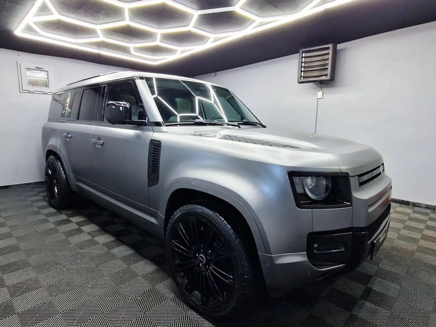 Land Rover Defender 130 First Edition  FIRST EDITION|LANG|8 SITZER|22 White - 2