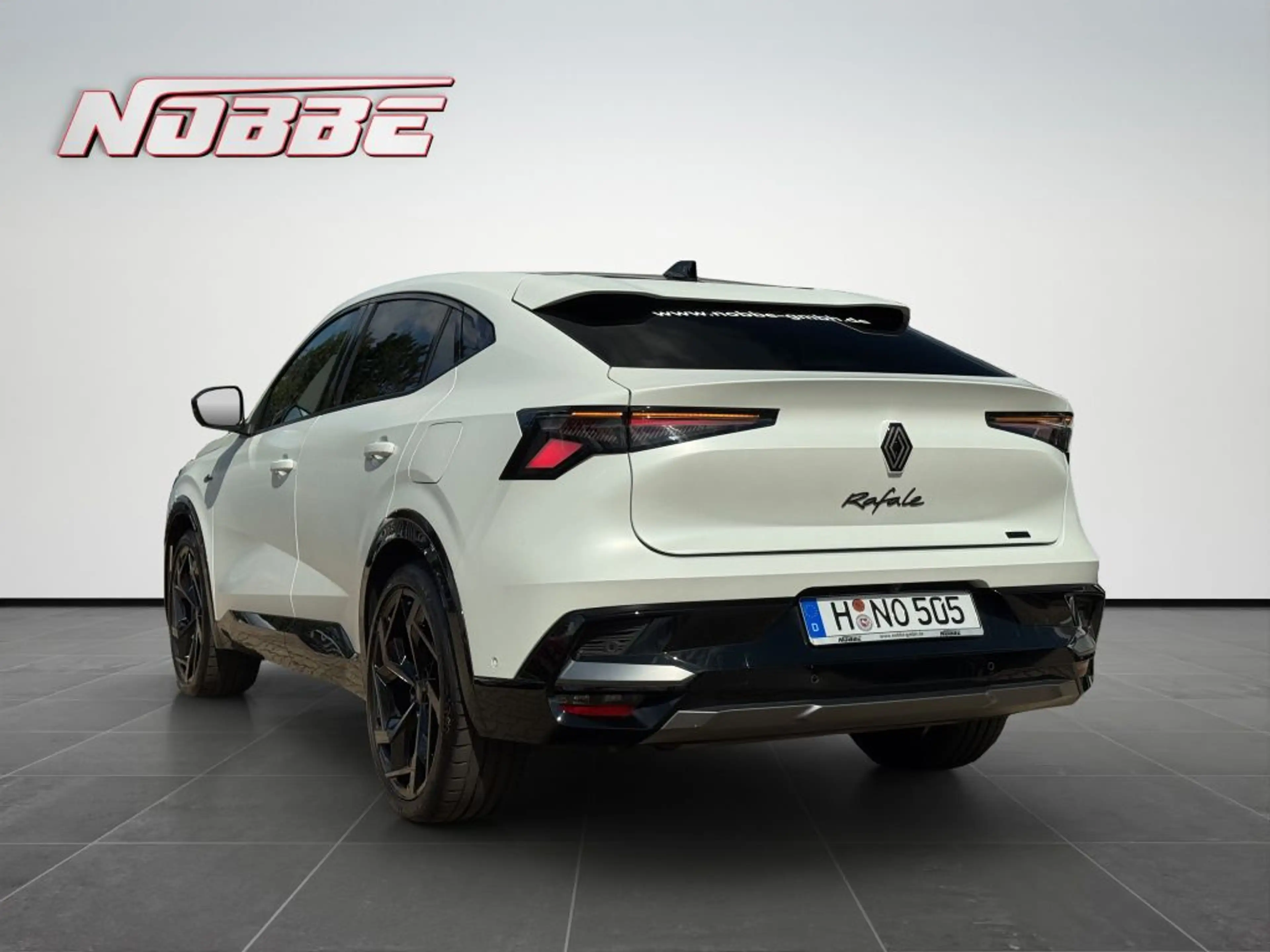 Renault Rafale E-Tech Hyper Plug-in Hybrid 300 4x4 Atelier Alpine — photo 3