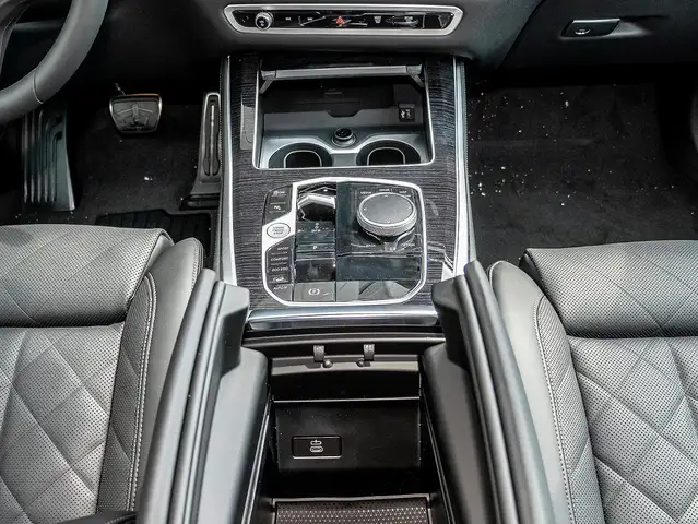 BMW X5 view 7