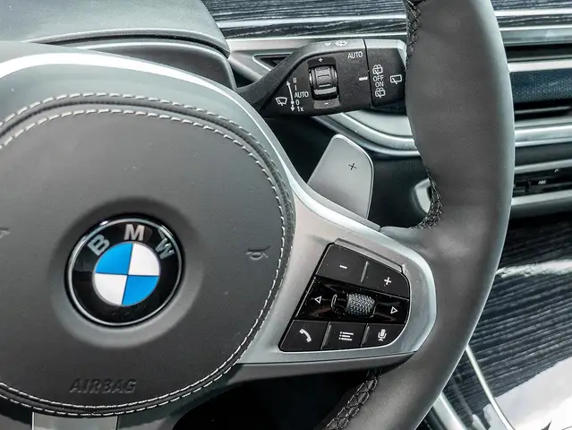 BMW X5 view 13