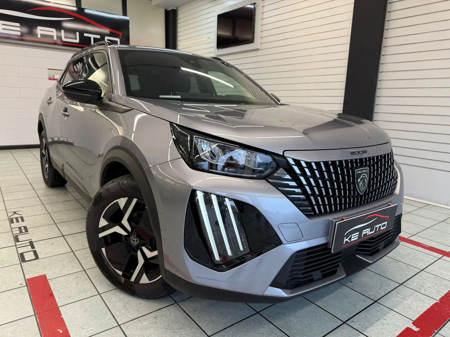 Peugeot 2008 2008 1.2 puretech Allure s Zilver - 1