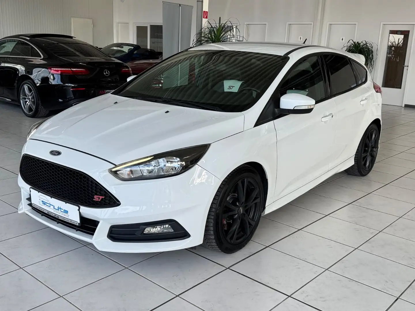 Ford Focus 2,0 EcoBoost ST *Kamera*Leder*Nebel * Weiß - 1