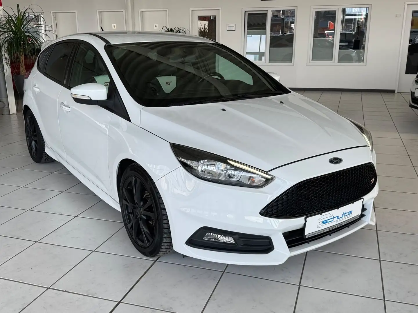 Ford Focus 2,0 EcoBoost ST *Kamera*Leder*Nebel * Weiß - 2