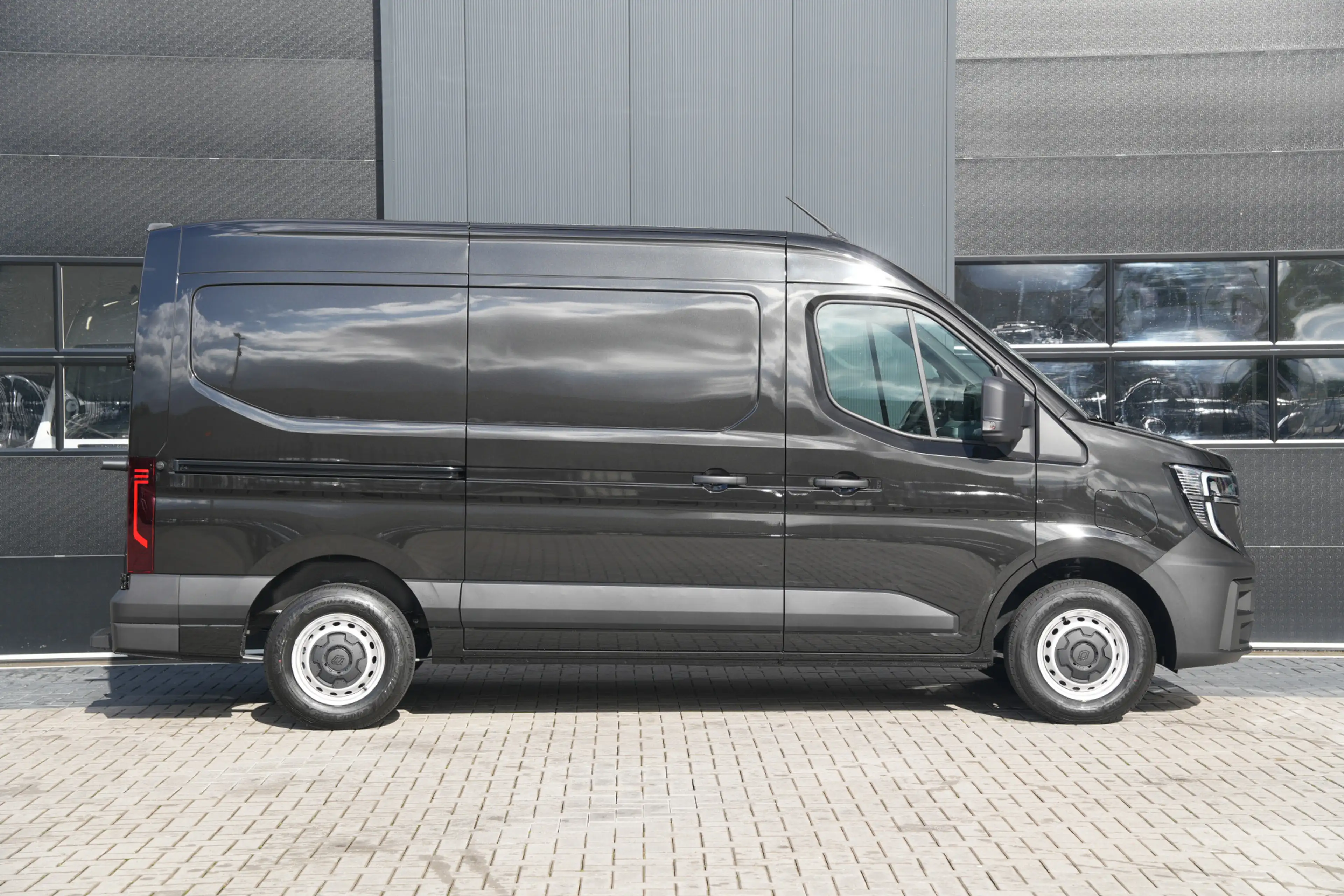 Renault Master E-Tech T35 L2H2 Advance Long Range 87 kWh 143pk - — photo 4