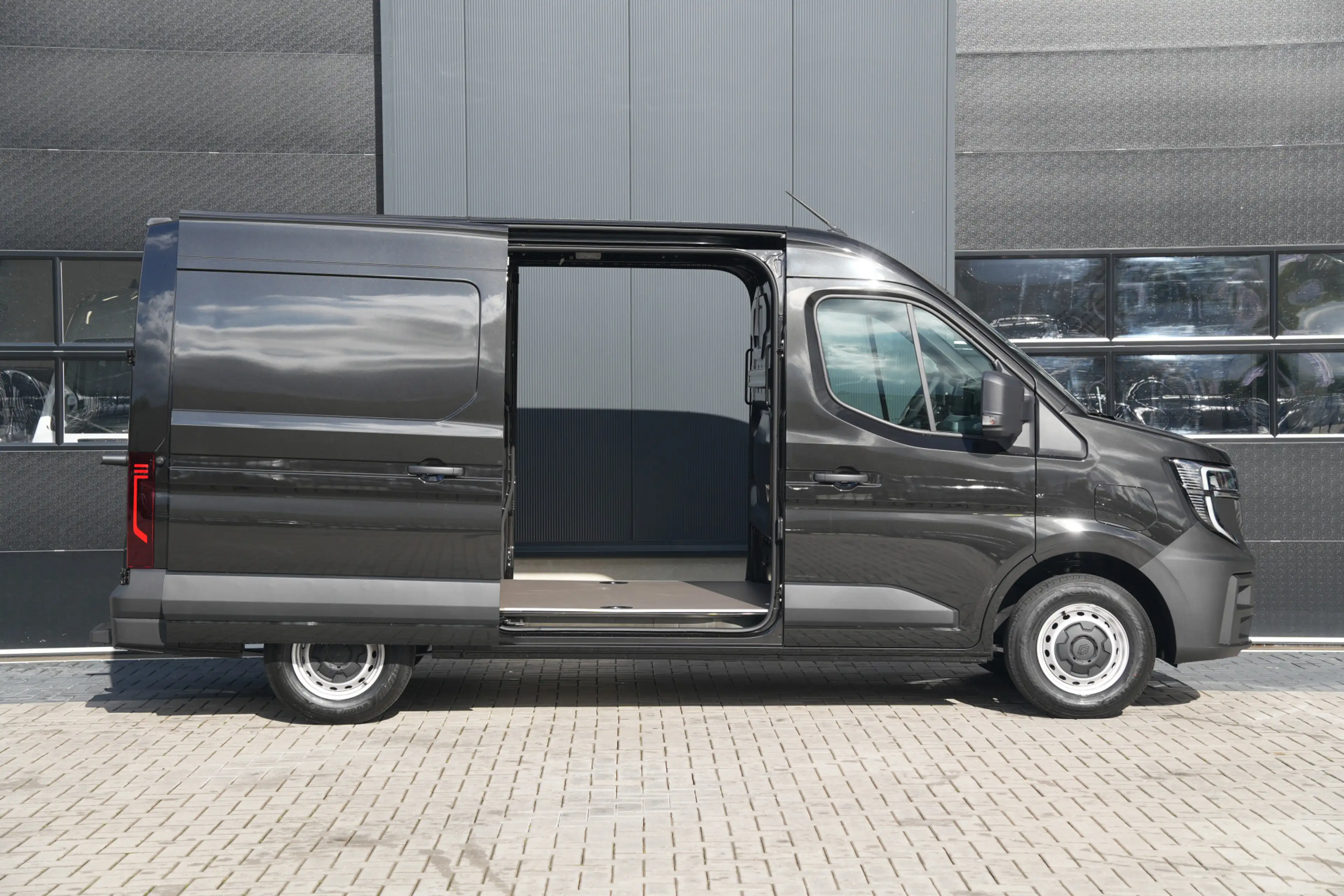 Renault Master E-Tech T35 L2H2 Advance Long Range 87 kWh 143pk - — photo 5