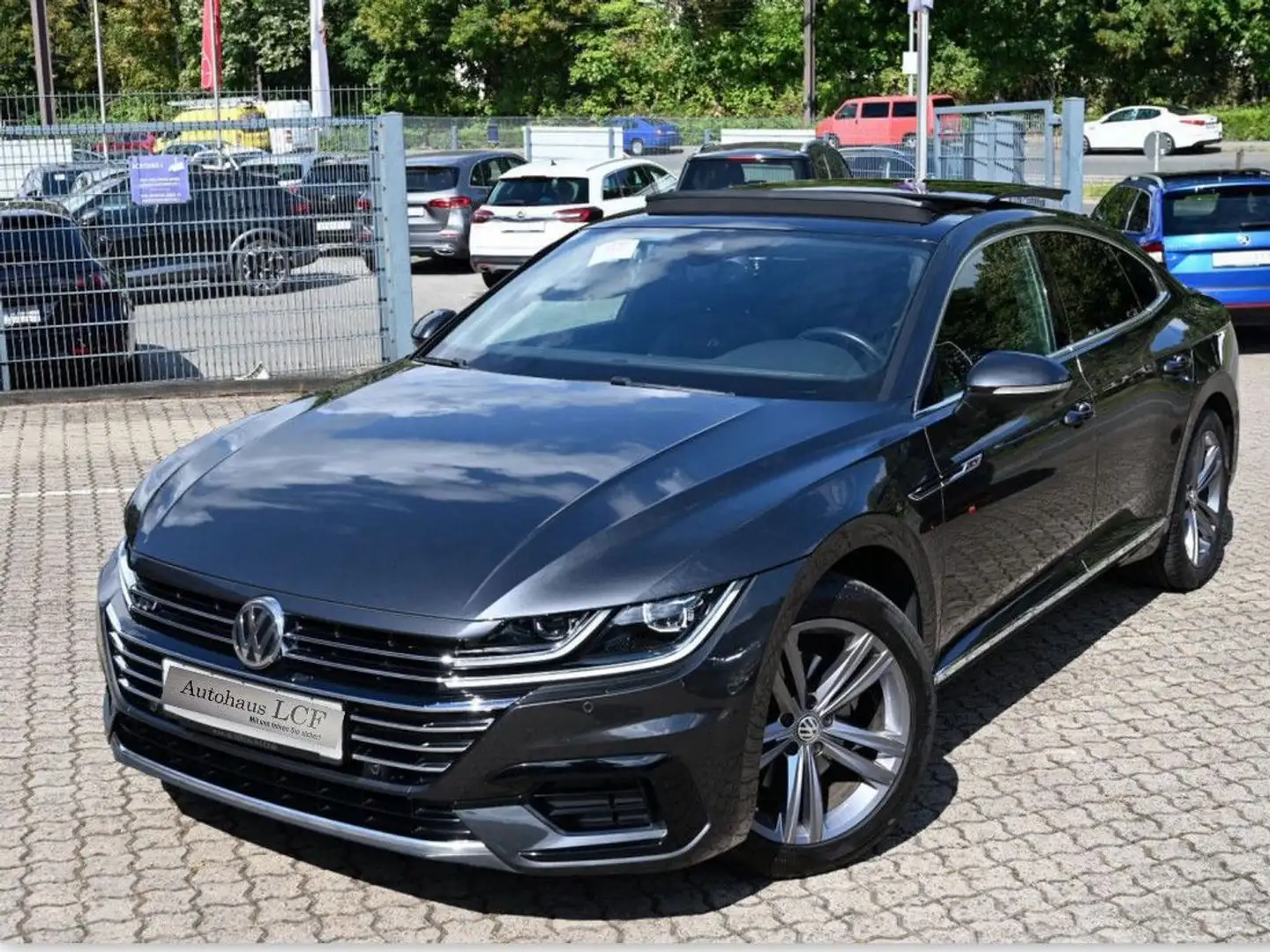 Volkswagen Arteon 2.0 TDI R-Line Pano Leder Navi LED CAM Grau - 2