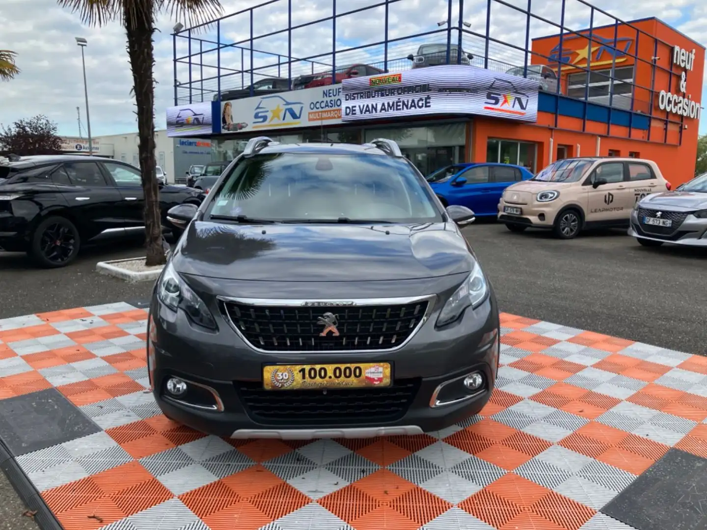Peugeot 2008 PureTech 130 BV6 ALLURE GPS Camera Gris - 1