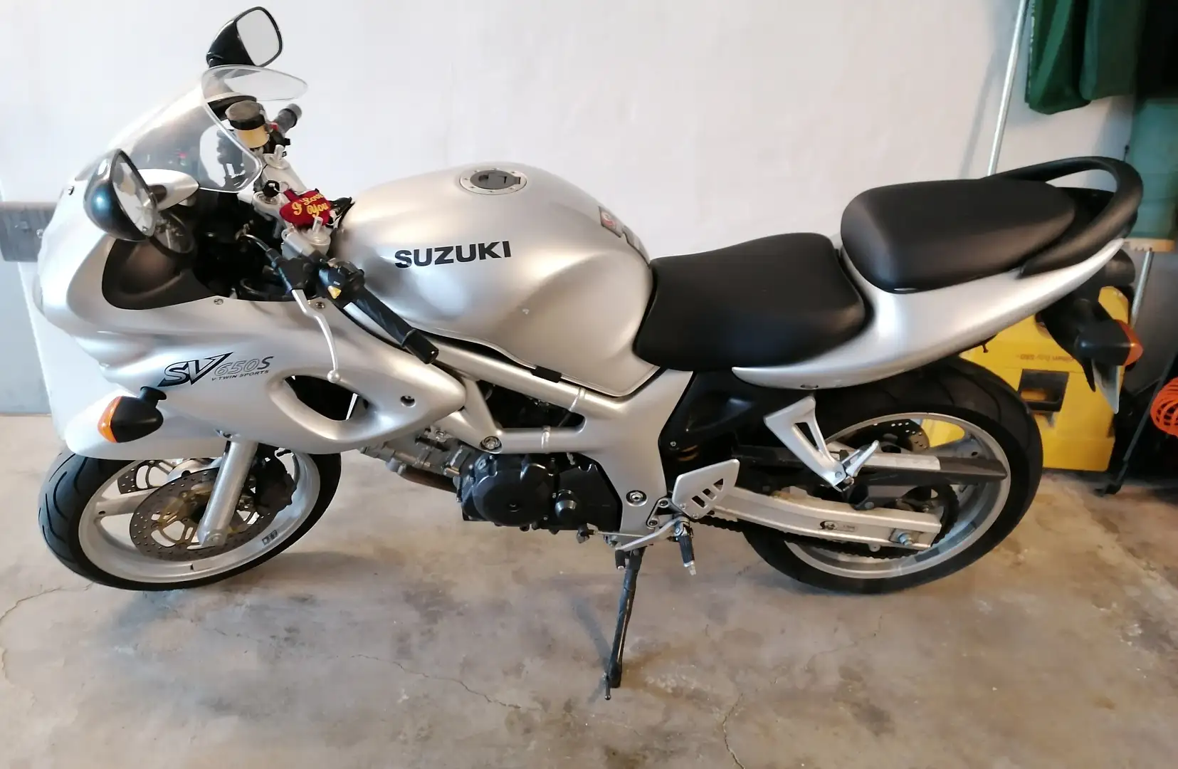 Suzuki SV 650 s Silber - 1