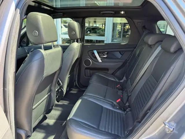 Land Rover Discovery Sport view 14