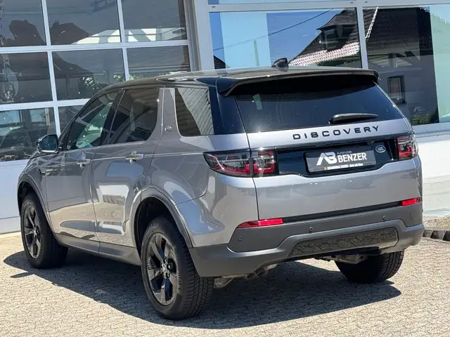 Land Rover Discovery Sport view 7