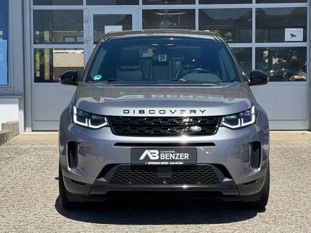Land Rover Discovery Sport view 2